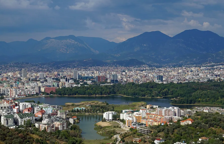 Тирана — столица Албания